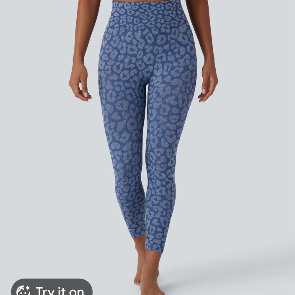 HALARA Blue Leopard Cropped Leggings